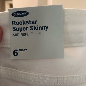 Old navy rockstar mid rise skinny white jeans NWT